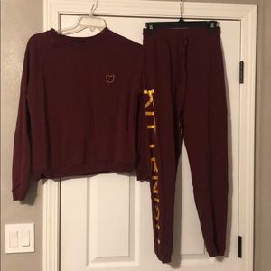 Kittenish Burgundy Jetsetter Logo Set